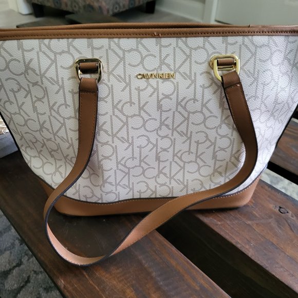 Calvin klein purse - Picture 1 of 3